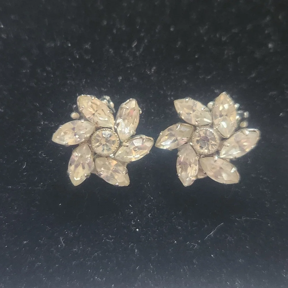 Vintage Rhinestone Brooch and Austria Clip On Earrings‎ Set Silver Tone Floral